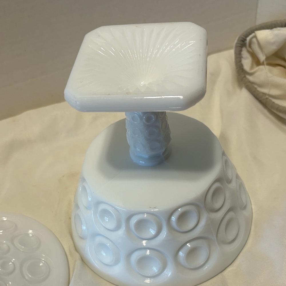 White Decorative Lidded Bowl - Picture 6 of 7